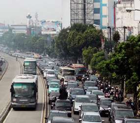 Hatta: Jangan Anggap Truk Biang Kemacetan