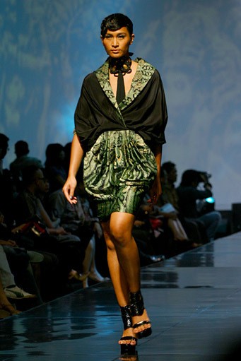 Denny Wirawan Secret of The Past. Jakarta Fashion & Food Festival 2011 at Ballroom Hotel Haris. Kalapa Gading. Jakarta. [Foto: Mohammad Abduh/Wolipop]