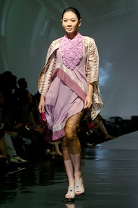 Carmanita Exotic Gallore. Jakarta Fashion & Food Festival 2011 at Ballroom Hotel Haris. Kalapa Gading. Jakarta. [Foto: Mohammad Abduh/Wolipop]