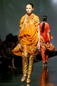 Carmanita Exotic Gallore. Jakarta Fashion & Food Festival 2011 at Ballroom Hotel Haris. Kalapa Gading. Jakarta. [Foto: Mohammad Abduh/Wolipop]