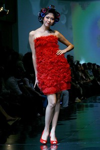 Sutanto Danuwidjaja Just Waked Up, Feeling So Sexy. Jakarta Fashion & Food Festival 2011 at Ballroom Hotel Haris. Kalapa Gading. Jakarta. [Foto: Mohammad Abduh/Wolipop]