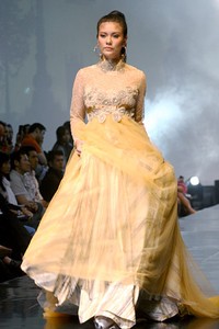 Widhi Budimulia Flight To Romance. Jakarta Fashion & Food Festival 2011 at Ballroom Hotel Haris. Kalapa Gading. Jakarta. [Foto: Mohammad Abduh/Wolipop]