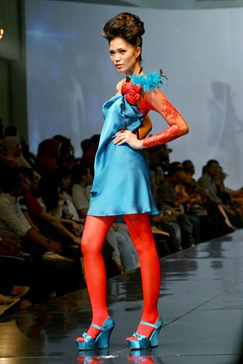 Syahreza Muslim Love, Colour & Romantic. Jakarta Fashion & Food Festival 2011 at Ballroom Hotel Haris. Kalapa Gading. Jakarta. [Foto: Mohammad Abduh/Wolipop]