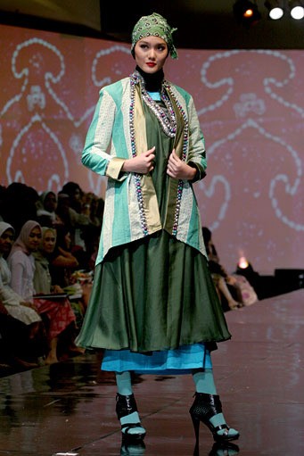 Malik Moestaram Around T World. Jakarta Fashion & Food Festival 2011 at Ballroom Hotel Harris. Kalapa Gading. Jakarta. [Foto: Mohammad Abduh/Wolipop]