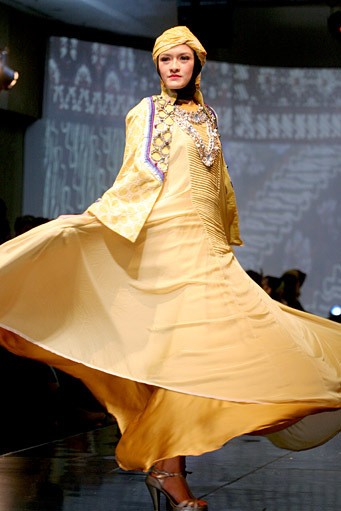 Malik Moestaram Around T World. Jakarta Fashion & Food Festival 2011 at Ballroom Hotel Harris. Kalapa Gading. Jakarta. [Foto: Mohammad Abduh/Wolipop]