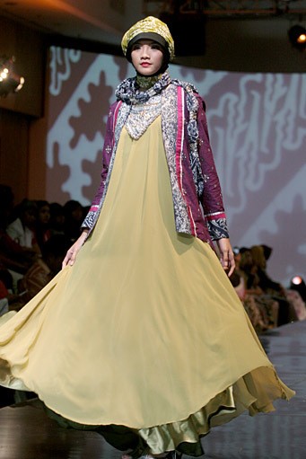 Malik Moestaram Around T World. Jakarta Fashion & Food Festival 2011 at Ballroom Hotel Harris. Kalapa Gading. Jakarta. [Foto: Mohammad Abduh/Wolipop]