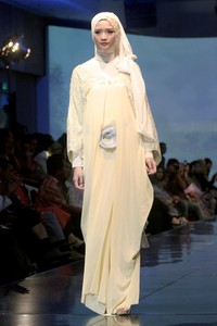 Irna Mutiara The Shadow of Katumbiri. Jakarta Fashion & Food Festival 2011 at Ballroom Hotel Haris. Kalapa Gading. Jakarta. [Foto: Mohammad Abduh/Wolipop]