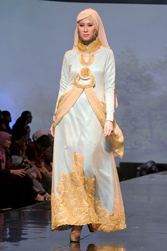 Irna Mutiara The Shadow of Katumbiri. Jakarta Fashion & Food Festival 2011 at Ballroom Hotel Haris. Kalapa Gading. Jakarta. [Foto: Mohammad Abduh/Wolipop]