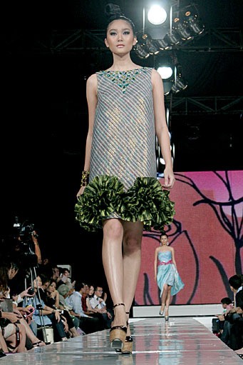 Widhi Budimulia Bohemian Luxury. Jakarta Fashion Week 2010. Pasific Place. Jakarta. [Foto: Mohammad Abduh/Wolipop]