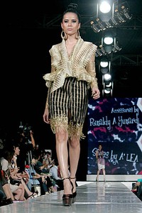 Widhi Budimulia Bohemian Luxury. Jakarta Fashion Week 2010. Pasific Place. Jakarta. [Foto: Mohammad Abduh/Wolipop]