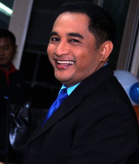 Tidur di Terminal Bus Demi Impian Jadi Penyiar TV