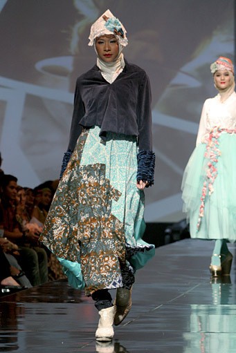 Nuniek Mawardi B(oho)LEND. Jakarta Fashion & Food Festival 2011 at Ballroom Hotel Haris. Kalapa Gading. Jakarta. [Foto: Mohammad Abduh/Wolipop]