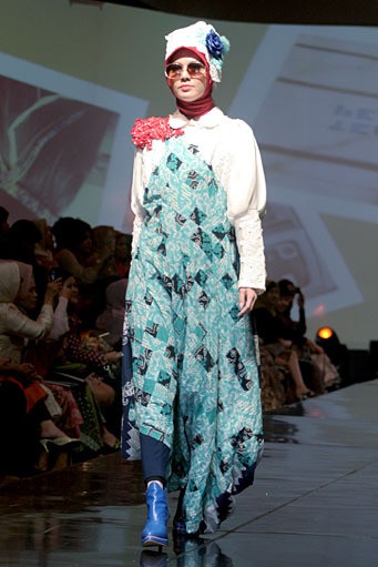 Nuniek Mawardi B(oho)LEND. Jakarta Fashion & Food Festival 2011 at Ballroom Hotel Haris. Kalapa Gading. Jakarta. [Foto: Mohammad Abduh/Wolipop]