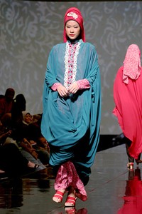 Merry Pramono Kembang Desa. Jakarta Fashion & Food Festival 2011 at Ballroom Hotel Harris. Kalapa Gading. Jakarta. [Foto: Mohammad Abduh/Wolipop]