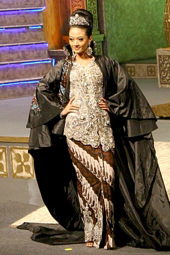 Raden Sirait Kebaya For The World. Jakarta Convention center. Jakarta. [Foto: Mohammad Abduh/Wolipop]