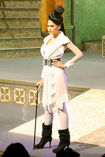 Raden Sirait Kebaya For The World. Jakarta Convention center. Jakarta. [Foto: Mohammad Abduh/Wolipop]