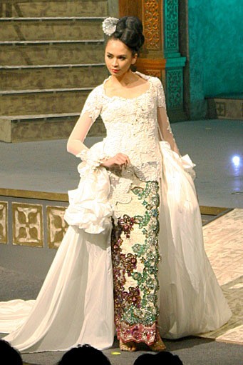 Raden Sirait Kebaya For The World. Jakarta Convention center. Jakarta. [Foto: Mohammad Abduh/Wolipop]