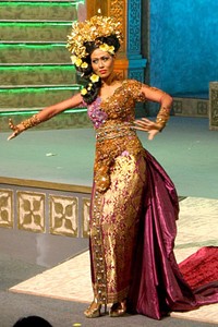 Raden Sirait Kebaya For The World. Jakarta Convention center. Jakarta. [Foto: Mohammad Abduh/Wolipop]