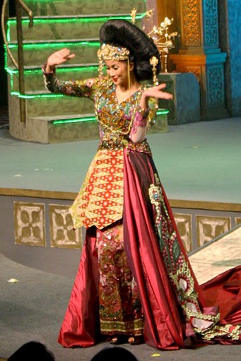 Raden Sirait Kebaya For The World. Jakarta Convention center. Jakarta. [Foto: Mohammad Abduh/Wolipop]