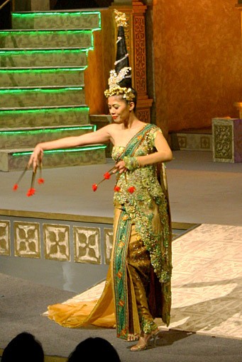 Raden Sirait Kebaya For The World. Jakarta Convention center. Jakarta. [Foto: Mohammad Abduh/Wolipop]
