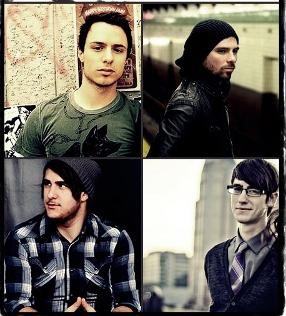 Josh Farro Cari Vokalis Baru untuk Novel American