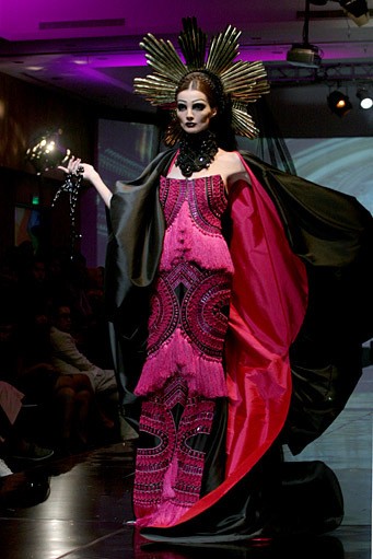 Denny Wirawan The Illussion. Jakarta Fashion & Food Festival 2011 at Ballroom Hotel Haris. Kalapa Gading. Jakarta. [Foto: Mohammad Abduh/Wolipop]