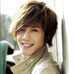 Tak Lulus SMU, Kim Hyun Joong Segera jadi Mahasiswa