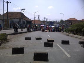 Korban Lumpur Lapindo Diimbau Tidak Blokir Jalan Lagi