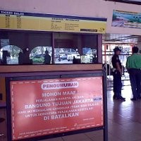 Kereta Api Batal Berangkat Berkah Buat Travel Liar