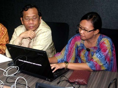 Mahfud MD Live Chat di detikforum