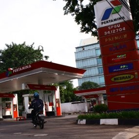 Waduh! Kebanyakan Mobil Isi Pertamax Pakai Voucher Gratis