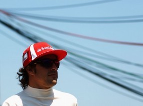 Merendah, Alonso Tetap Favoritkan Red Bull