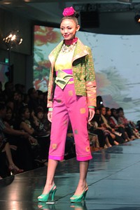 Stephanus Hamy Jambi To Bali. Jakarta Fashion & Food Festival 2011 at Ballroom Hotel Haris. Kalapa Gading. Jakarta. [Foto: Mohammad Abduh/Wolipop]