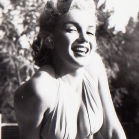 Foto Tua Marilyn Monroe Berbikini Ditemukan di Pasar Loak