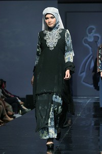 Hennie Noer The Beauty. Jakarta Fashion & Food Festival 2011 at Ballroom Hotel Haris. Kalapa Gading. Jakarta. [Foto: Mohammad Abduh/Wolipop]