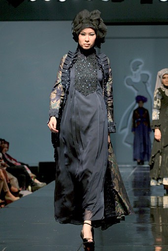 Hennie Noer The Beauty. Jakarta Fashion & Food Festival 2011 at Ballroom Hotel Haris. Kalapa Gading. Jakarta. [Foto: Mohammad Abduh/Wolipop]