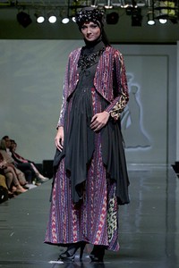 Hennie Noer The Beauty. Jakarta Fashion & Food Festival 2011 at Ballroom Hotel Haris. Kalapa Gading. Jakarta. [Foto: Mohammad Abduh/Wolipop]