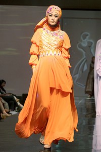 Adhy & Alie Dara Malebbi. Jakarta Fashion & Food Festival 2011 at Ballroom Hotel Haris. Kalapa Gading. Jakarta. [Foto: Mohammad Abduh/Wolipop]