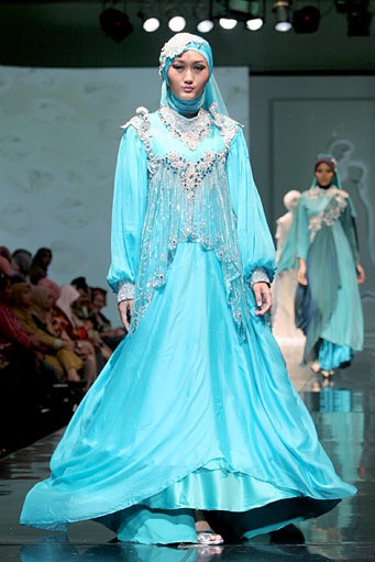 Siti Roslia Shiny Brides. Jakarta Fashion & Food Festival 2011 at Ballroom Hotel Haris. Kalapa Gading. Jakarta. [Foto: Mohammad Abduh/Wolipop]