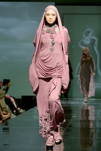 Jeny Tjahyawati n The Road To Savana. Jakarta Fashion & Food Festival 2011 at Ballroom Hotel Haris. Kalapa Gading. Jakarta. [Foto: Mohammad Abduh/Wolipop]