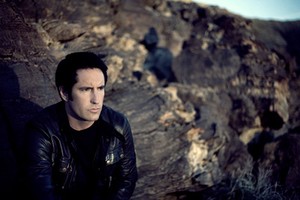 Trent Reznor dan Karen O Merekam Ulang Lagu Led Zeppelin
