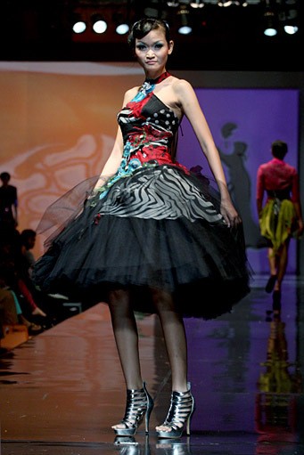 Misan Kopaka All Purpose Perfection. Jakarta Fashion & Food Festival 2011 at Ballroom Hotel Harris. Kalapa Gading. Jakarta. [Foto: Mohammad Abduh/Wolipop]