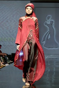 Novia Hertini The Bulqis. Jakarta Fashion & Food Festival 2011 at Ballroom Hotel Harris. Kalapa Gading. Jakarta. [Foto: Mohammad Abduh/Wolipop]