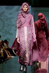 Yuyuk Nurmaisyah Techo Cultural. Jakarta Fashion & Food Festival 2011 at Ballroom Hotel Haris. Kalapa Gading. Jakarta. [Foto: Mohammad Abduh/Wolipop]