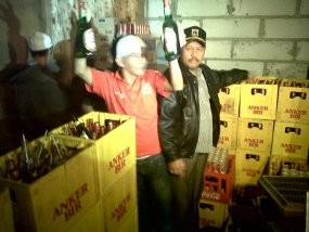 Warga Segel 2 Diskotek Berkedok Rumah Makan di Jakbar