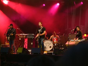 Queens Of The Stone Age Minta Para Penggemar Tentukan Setlist Mereka di Glastonbury
