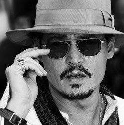 Johnny Depp Akan Jadi Legenda Hollywood