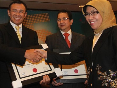 BRI Raih Financial Review Award