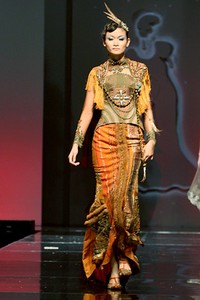 Fomalhaul Zamel The Warrior. Jakarta Fashion & Food Festival 2011 at Ballroom Hotel Harris. Jakarta. [Foto: Mohammad Abduh/Wolipop]