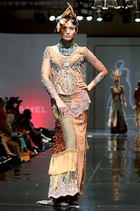 Fomalhaul Zamel The Warrior. Jakarta Fashion & Food Festival 2011 at Ballroom Hotel Harris. Jakarta. [Foto: Mohammad Abduh/Wolipop]